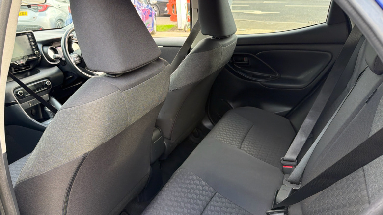 Toyota Yaris 1.5 Hybrid Design 5dr CVT Hybrid Hatchback